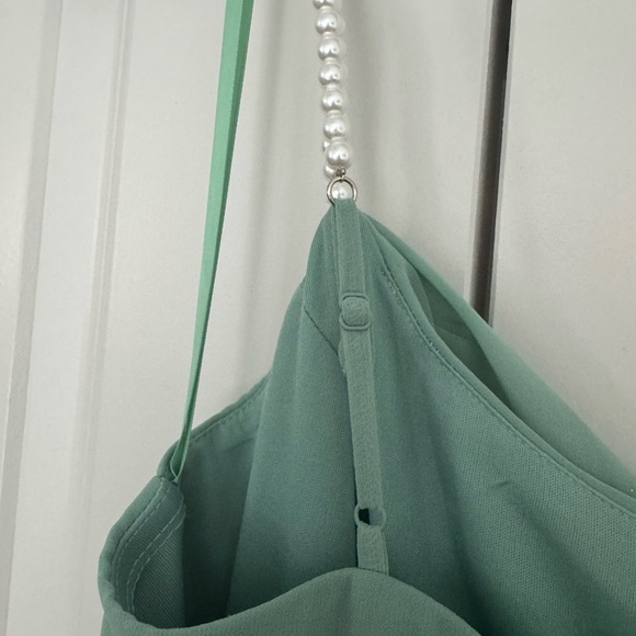 Elegant Green Maxi Dress with Pearl Adjustable Straps - Picture 8 of 9